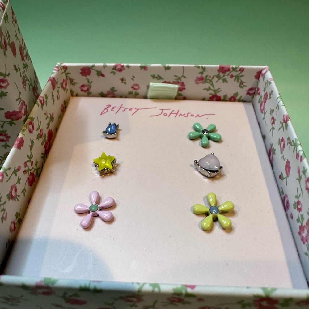 Betsey Johnson Earrings Set